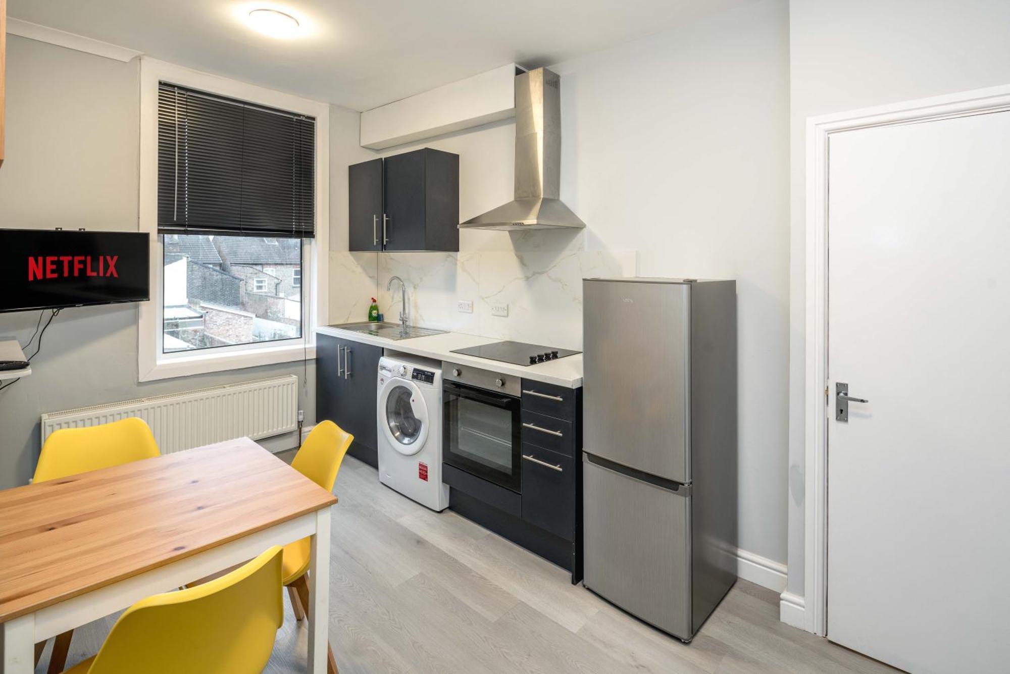 Free Parking, 2 Beds,Close To Train Station เบดฟอร์ด ภายนอก รูปภาพ
