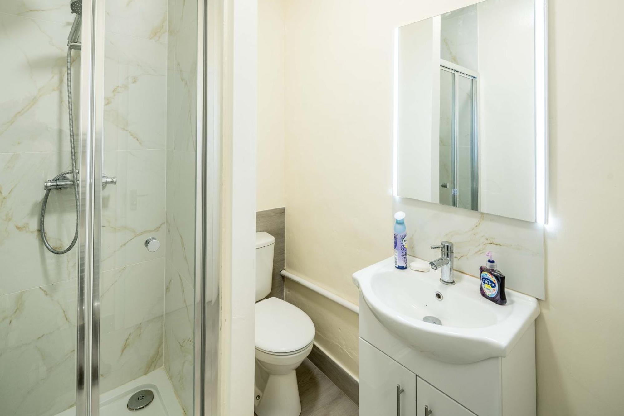 Free Parking, 2 Beds,Close To Train Station เบดฟอร์ด ภายนอก รูปภาพ
